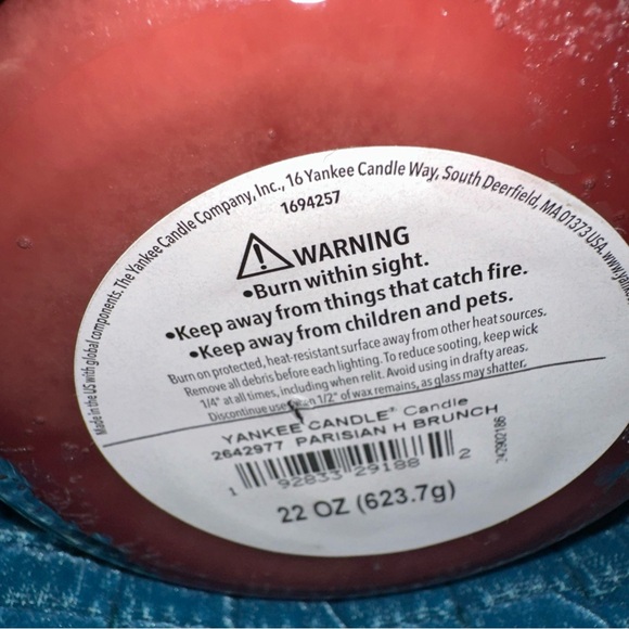 22 ounce large jar Yankee candle Parisian holiday brunch new - Picture 4 of 4